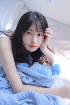 对着岳的大白屁股就猛