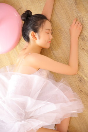 陈淑芬的两腿中间又痒了